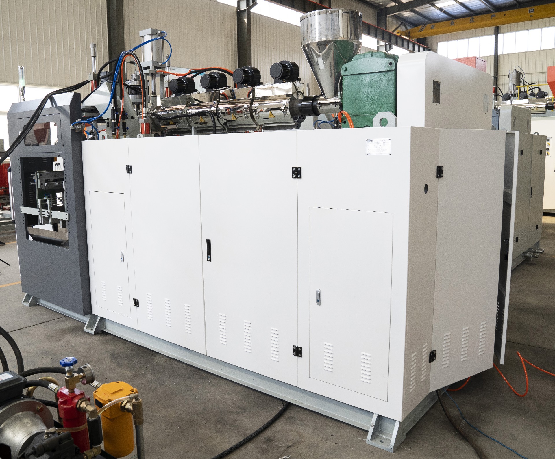 bb贝博体育平台:硬核工艺+全球唯一清洗数据库树立国产洗瓶机新标杆——访施启乐（广州）仪器有限公司创始人邱悦艺